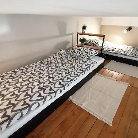 Old Town Apartment *
